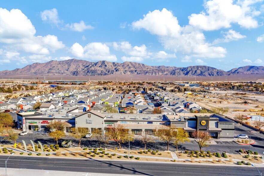 150 E Centennial Pky, North Las Vegas, NV à louer - Photo du bâtiment - Image 2 de 9