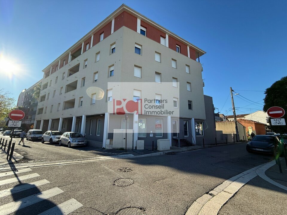 Office in Nîmes for lease Building Photo- Image 1 of 4