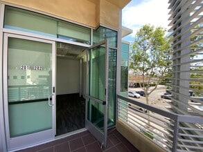 123 E Valley Blvd, San Gabriel, CA à louer Photo intérieure- Image 1 de 9