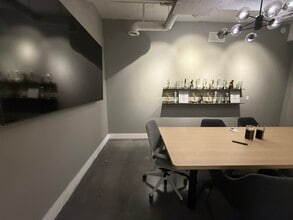 2140 S Dixie Hwy, Coconut Grove, FL for lease Interior Photo- Image 2 of 4