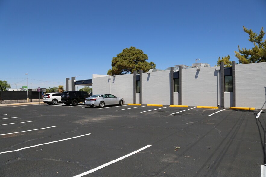 5800-5810 Lomas Blvd NE, Albuquerque, NM à louer - Photo du bâtiment - Image 2 de 11