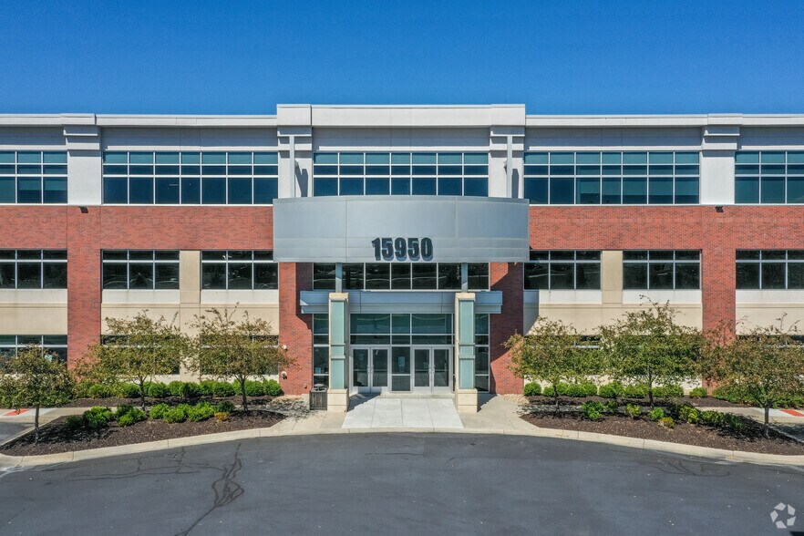 15950 W Dodge Rd, Omaha, NE à louer - Photo du bâtiment - Image 2 de 29