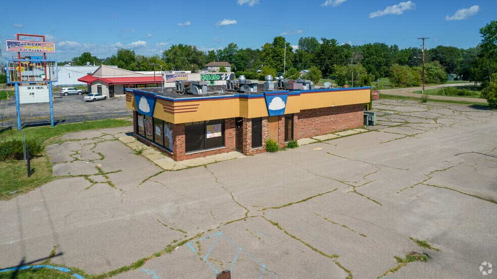 3095 S Dort Hwy, Burton, MI à vendre - Photo du bâtiment - Image 3 de 5