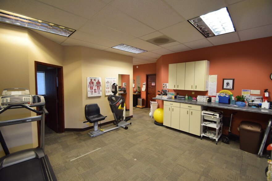 915 NE 7th St, Bend, OR for lease - Building Photo - Image 3 of 10