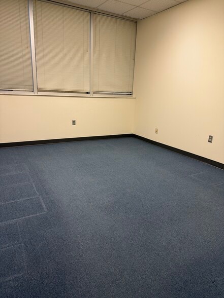 4875 Riverside Dr, Macon-Bibb, GA for lease - Building Photo - Image 3 of 4