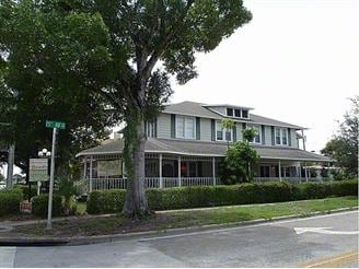 1443 19th Pl, Vero Beach, FL à vendre Photo principale- Image 1 de 48