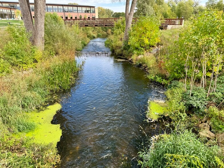 112 N Madison St, Waunakee, WI for sale - Building Photo - Image 2 of 17