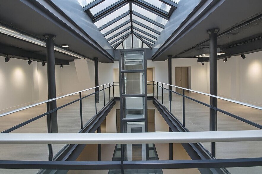 247 Rue Du Faubourg Saint-Martin, Paris à vendre - Photo du bâtiment - Image 3 de 12