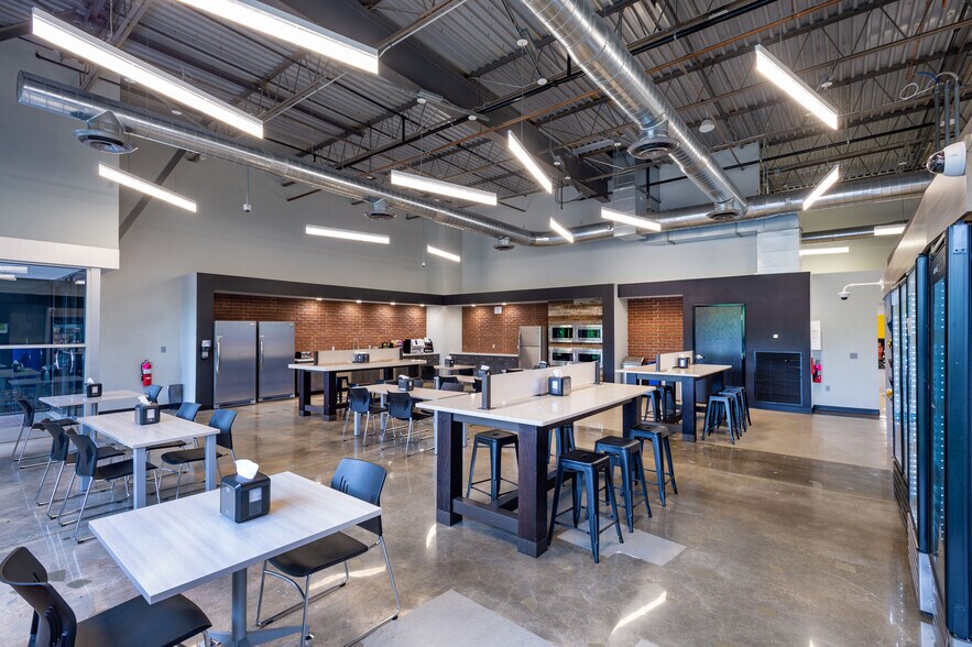 200-298 Fernwood Ave, Edison, NJ à louer - Photo intérieure - Image 2 de 4