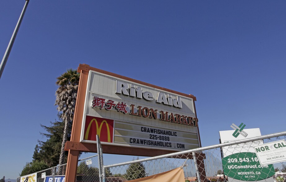 1091 E Capitol Expy, San Jose, CA à louer - Photo du bâtiment - Image 2 de 19