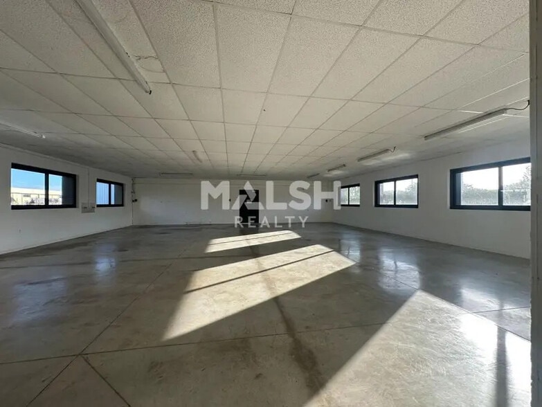 Flex in Saint-André-de-Corcy for sale - Interior Photo - Image 3 of 5