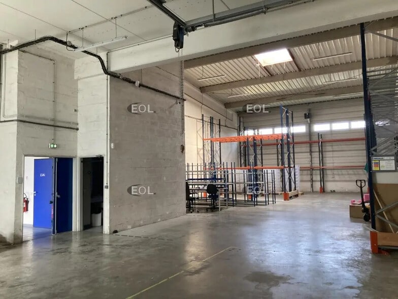 Flex in Vitry-sur-Seine for lease - Interior Photo - Image 2 of 8