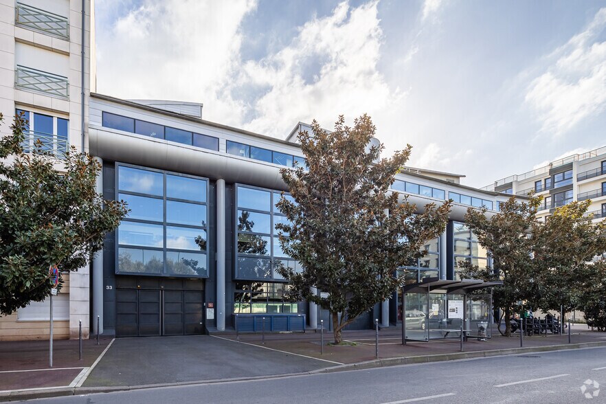 Office in Issy-les-Moulineaux for lease - Building Photo - Image 3 of 4