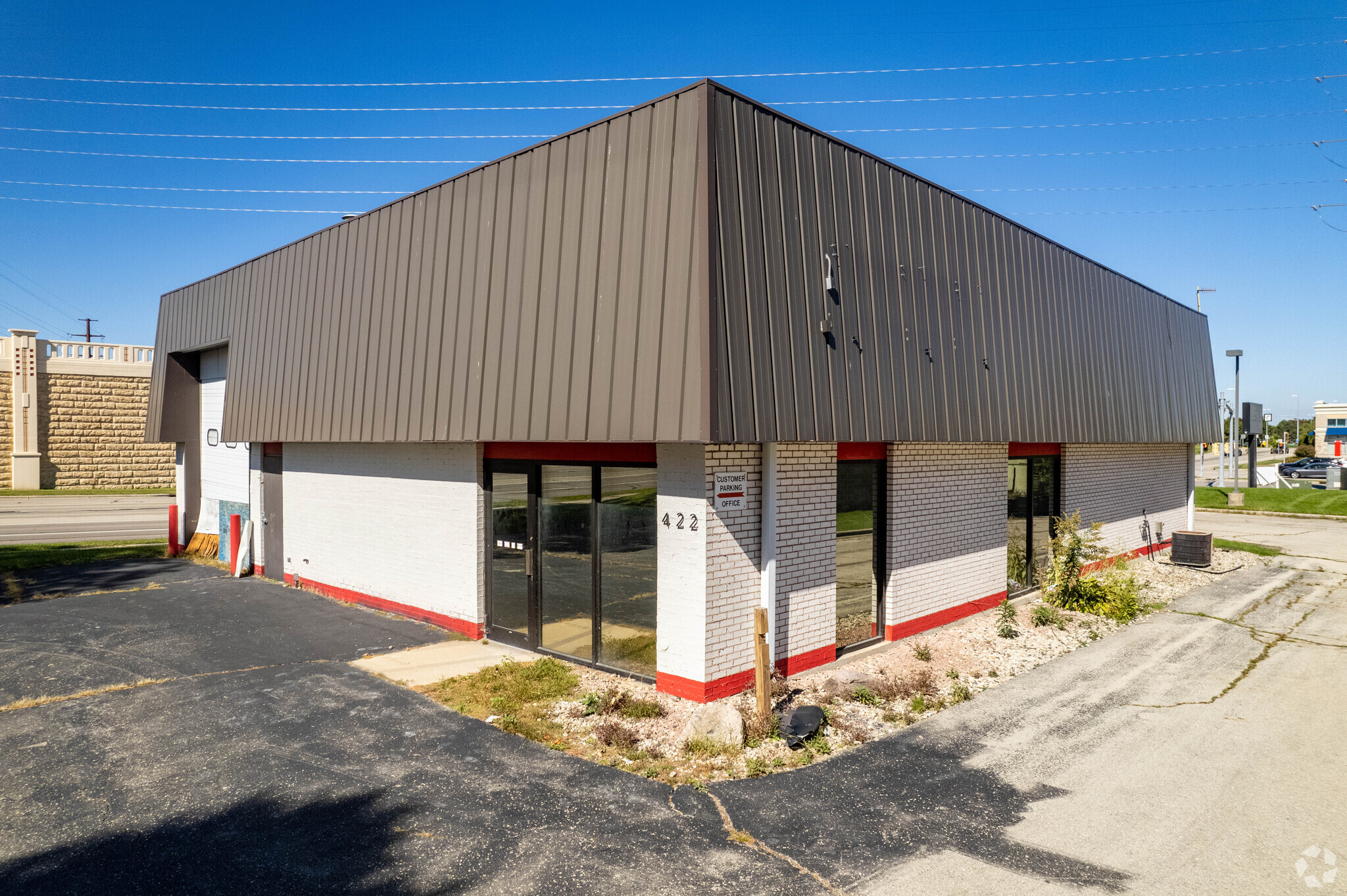 422 Commerce Dr, Madison, WI for sale Building Photo- Image 1 of 1