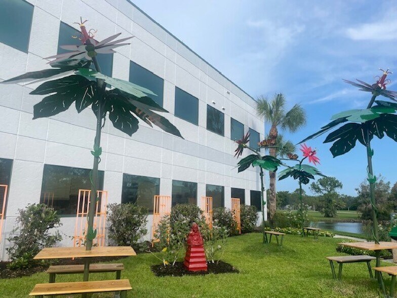 730 Goodlette Rd N, Naples, FL à louer - Photo du bâtiment - Image 2 de 4