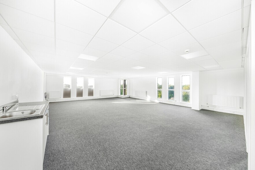 Horsecroft Rd, Washington for lease - Building Photo - Image 3 of 17
