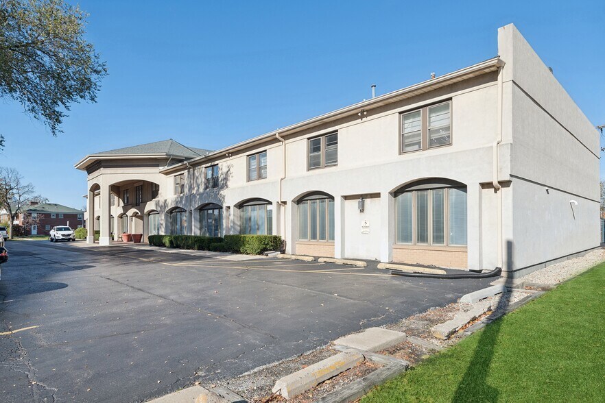 1600 W Dempster St, Park Ridge, IL à louer - Photo du bâtiment - Image 2 de 15