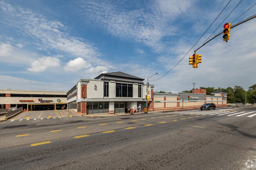 8989 Union Tpke, Glendale, NY for lease - Building Photo - Image 2 of 4