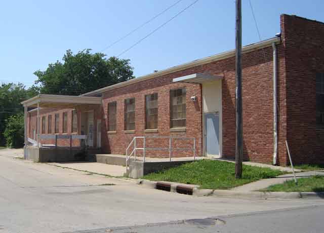 2035 SW Western Ave, Topeka, KS à louer - Photo du bâtiment - Image 3 de 3