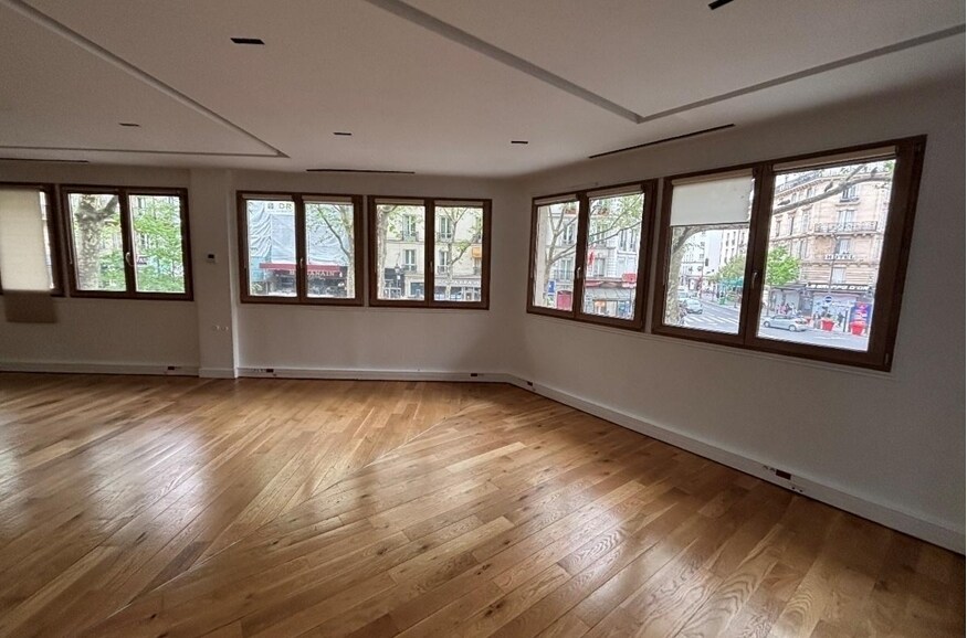 96 Boulevard Barbès, Paris for lease - Interior Photo - Image 3 of 5
