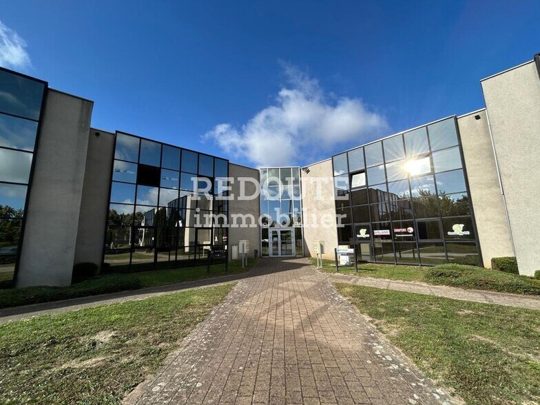 Bureau dans Reims à louer - Photo du bâtiment - Image 1 de 4