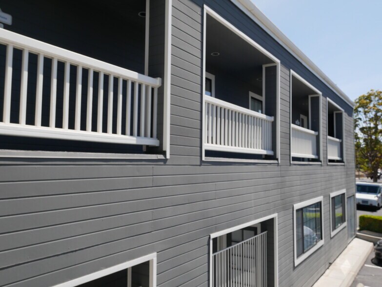 1304 E Main St, Ventura, CA for lease - Building Photo - Image 2 of 16
