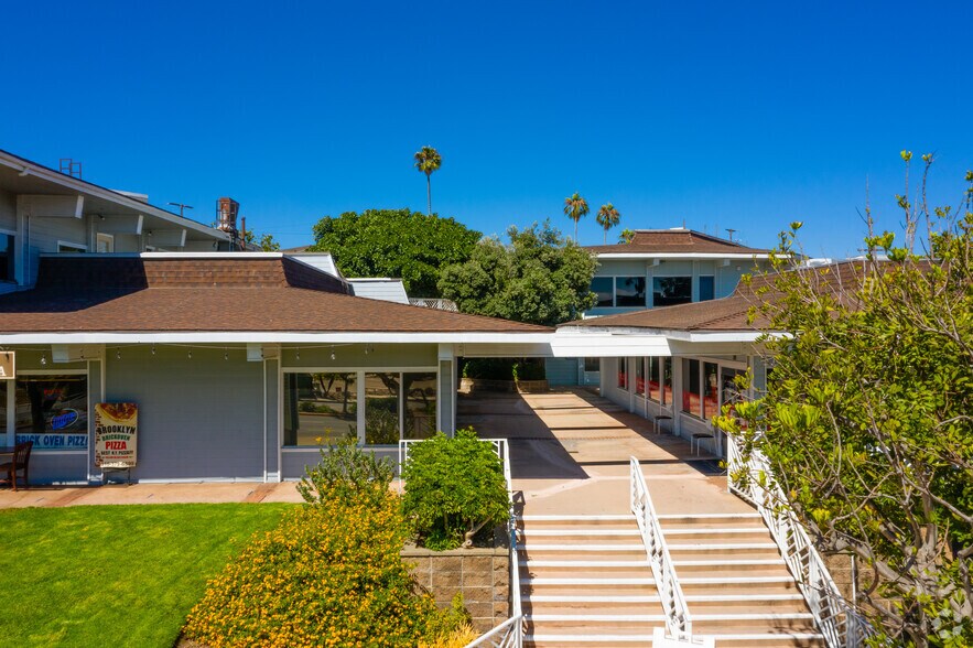 500 S Sepulveda Blvd, Manhattan Beach, CA à louer - Photo du bâtiment - Image 2 de 11