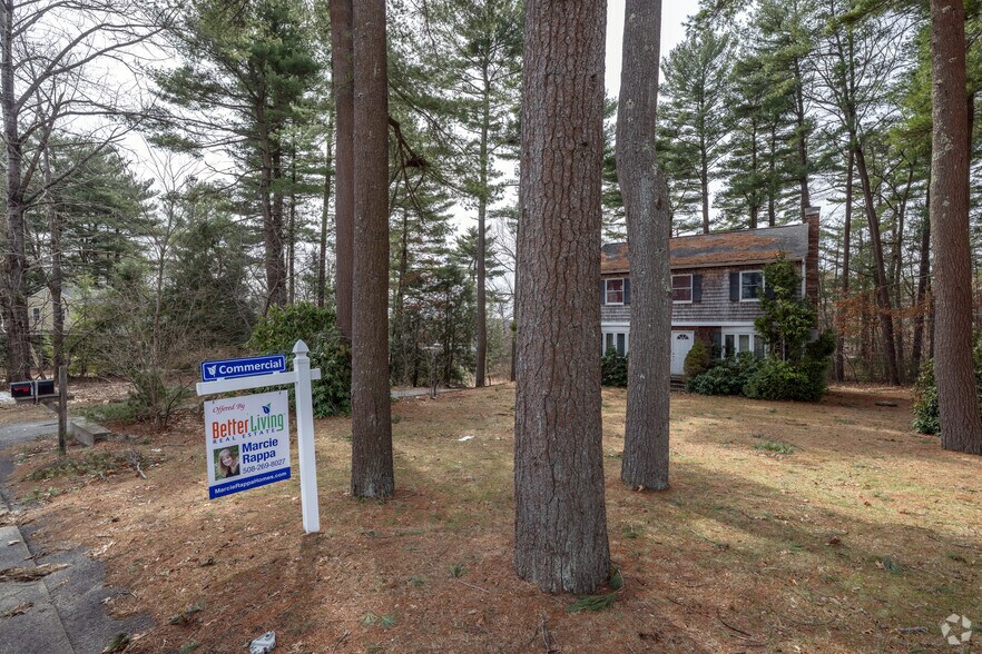 7 Sharon Ave, Norfolk, MA à vendre - Photo du bâtiment - Image 2 de 2