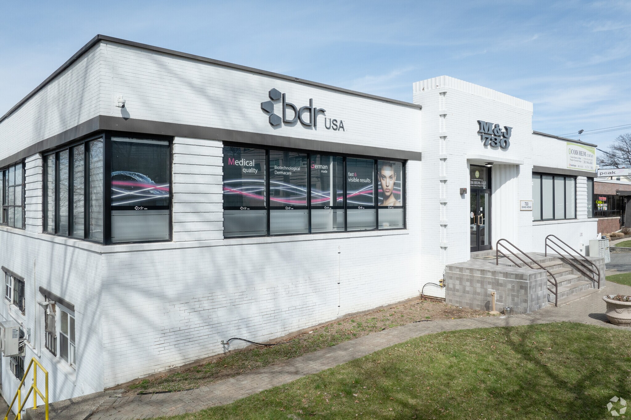 730 Grand Ave, Ridgefield, NJ à louer Photo du bâtiment- Image 1 de 10