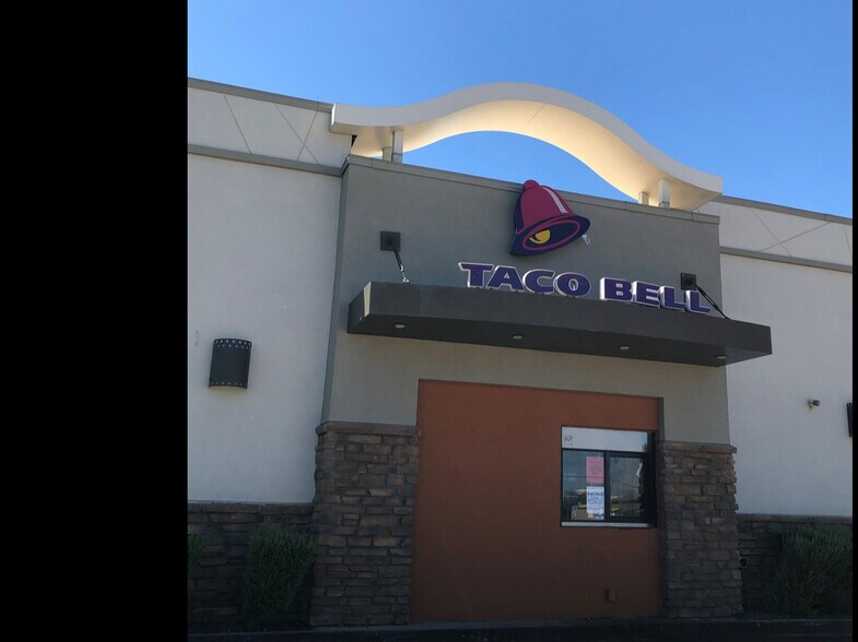 3111-3159 E Greenway Rd, Phoenix, AZ à louer - Photo du bâtiment - Image 2 de 8