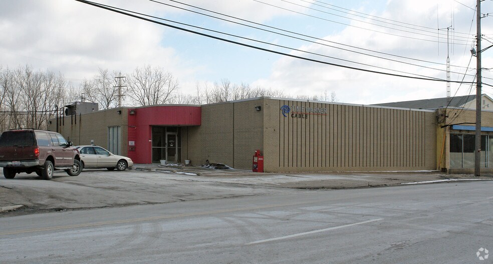 1801 Elyria Ave, Lorain, OH à vendre - Photo du bâtiment - Image 2 de 5