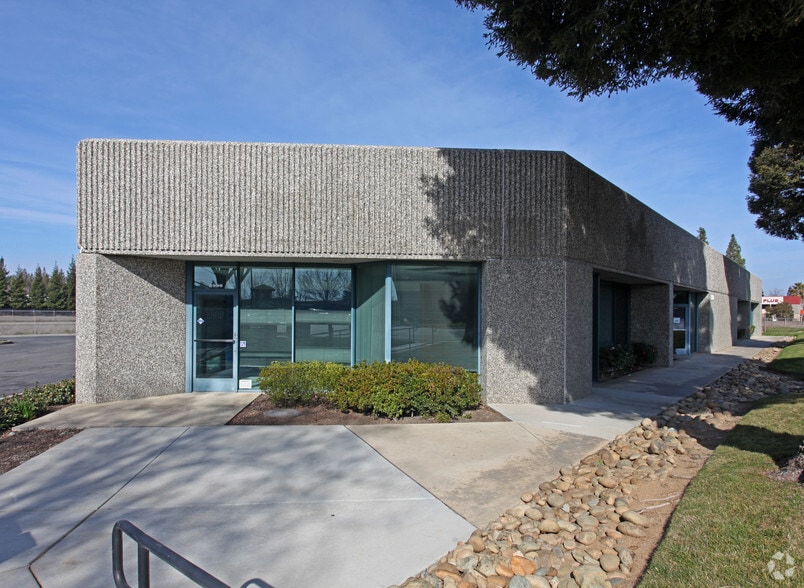 2990 Sunrise Blvd, Rancho Cordova, CA for lease - Primary Photo - Image 2 of 9