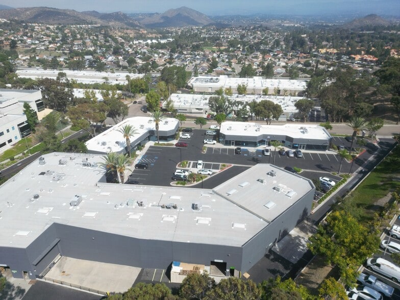 11245 W Bernardo Ct, San Diego, CA for lease - Building Photo - Image 1 of 9