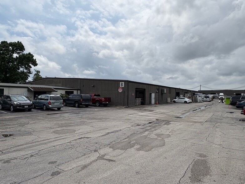 16261 Hollister St, Houston, TX for lease - Building Photo - Image 3 of 43