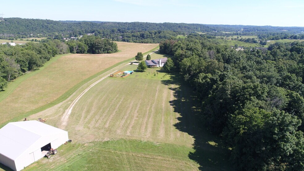 3859 Mayfair Ln, Cambridge, OH à vendre - Photo du bâtiment - Image 2 de 13