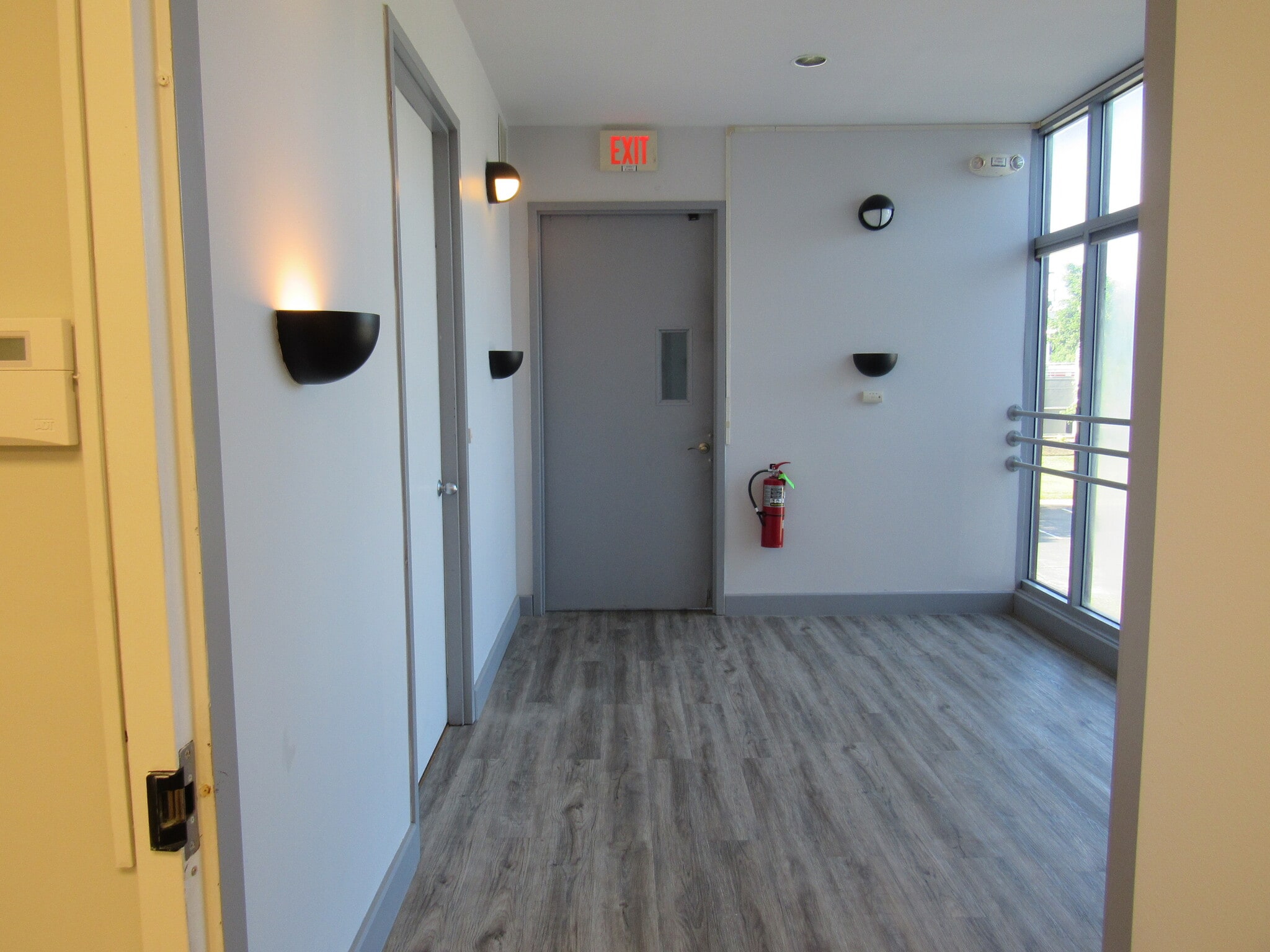 983 State Route 33 W, Monroe Township, NJ for lease Interior Photo- Image 1 of 6