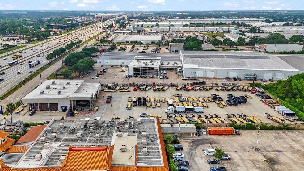 15150 North Fwy, Houston, TX à vendre - Photo du bâtiment - Image 2 de 22