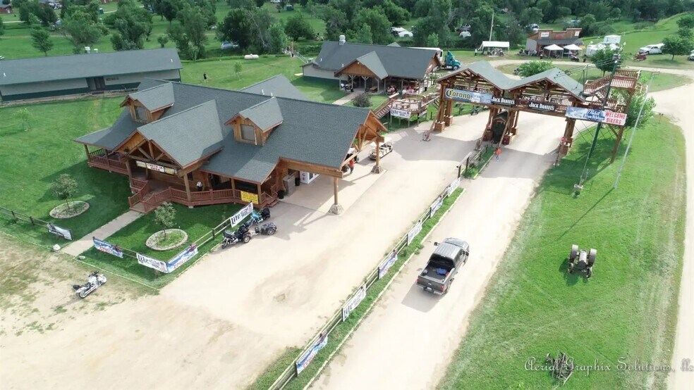 20148-20160 137th Pl, Sturgis, SD à vendre - Photo du bâtiment - Image 2 de 17