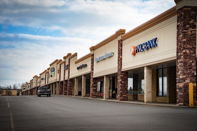 Plus de détails pour 500- Pine Hollow Rd, McKees Rocks, PA - Commerce de détail à louer