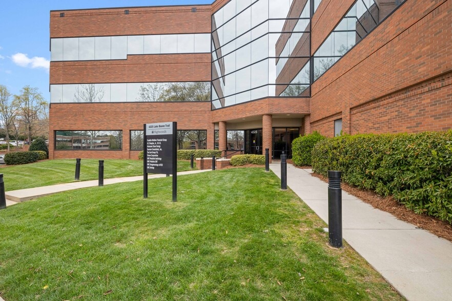 4325 Lake Boone Trl, Raleigh, NC for lease - Building Photo - Image 3 of 11