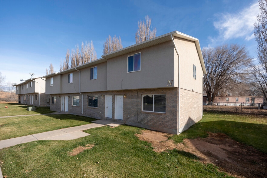 275-360 S 300 E, Roosevelt, UT à vendre - Photo principale - Image 1 de 14