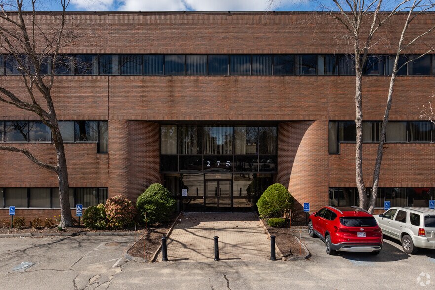 275 Turnpike St, Canton, MA à louer - Photo du bâtiment - Image 3 de 5