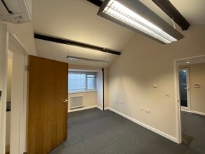 106 St. Albans Rd, Sandridge for lease Interior Photo- Image 1 of 3