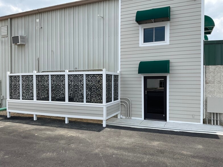 1502 E Lebanon Rd, Dover, DE for lease - Building Photo - Image 1 of 15