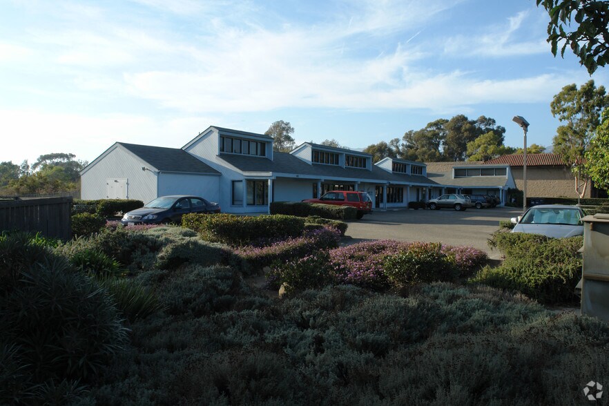 145 Santa Felicia Dr, Goleta, CA à vendre - Photo principale - Image 1 de 2