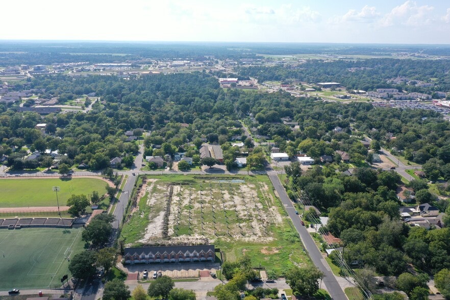 1401 16th Street, Huntsville, TX for sale - Building Photo - Image 2 of 7