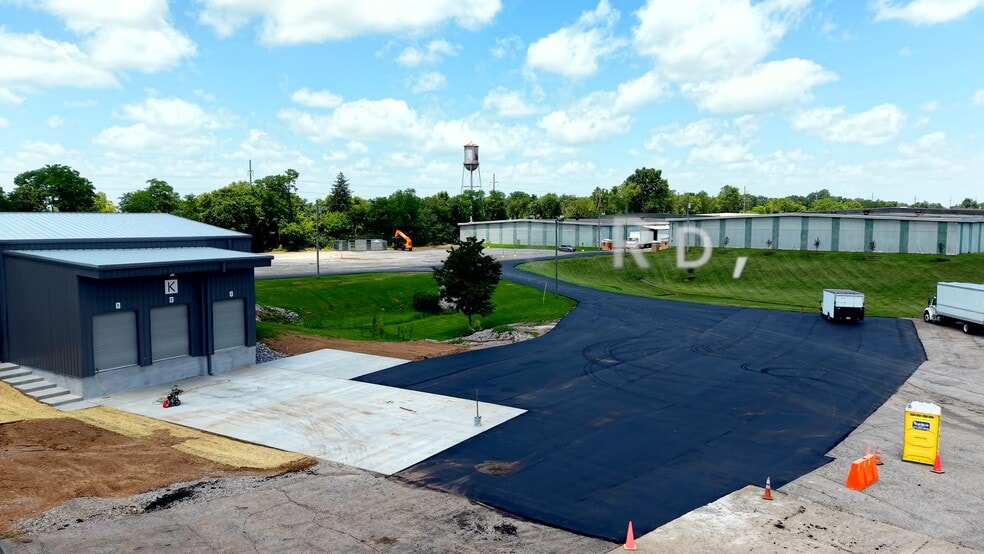 251 Price Rd, Lexington, KY for lease - Commercial Listing Video - Image 3 of 11