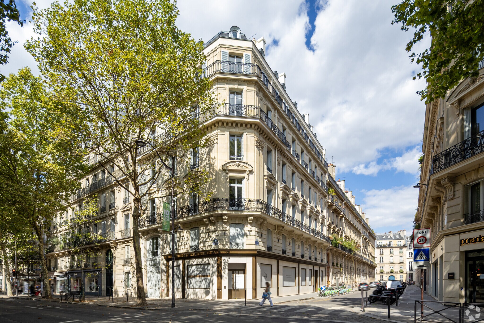 254 Boulevard Saint-Germain, Paris à louer Photo principale- Image 1 de 10