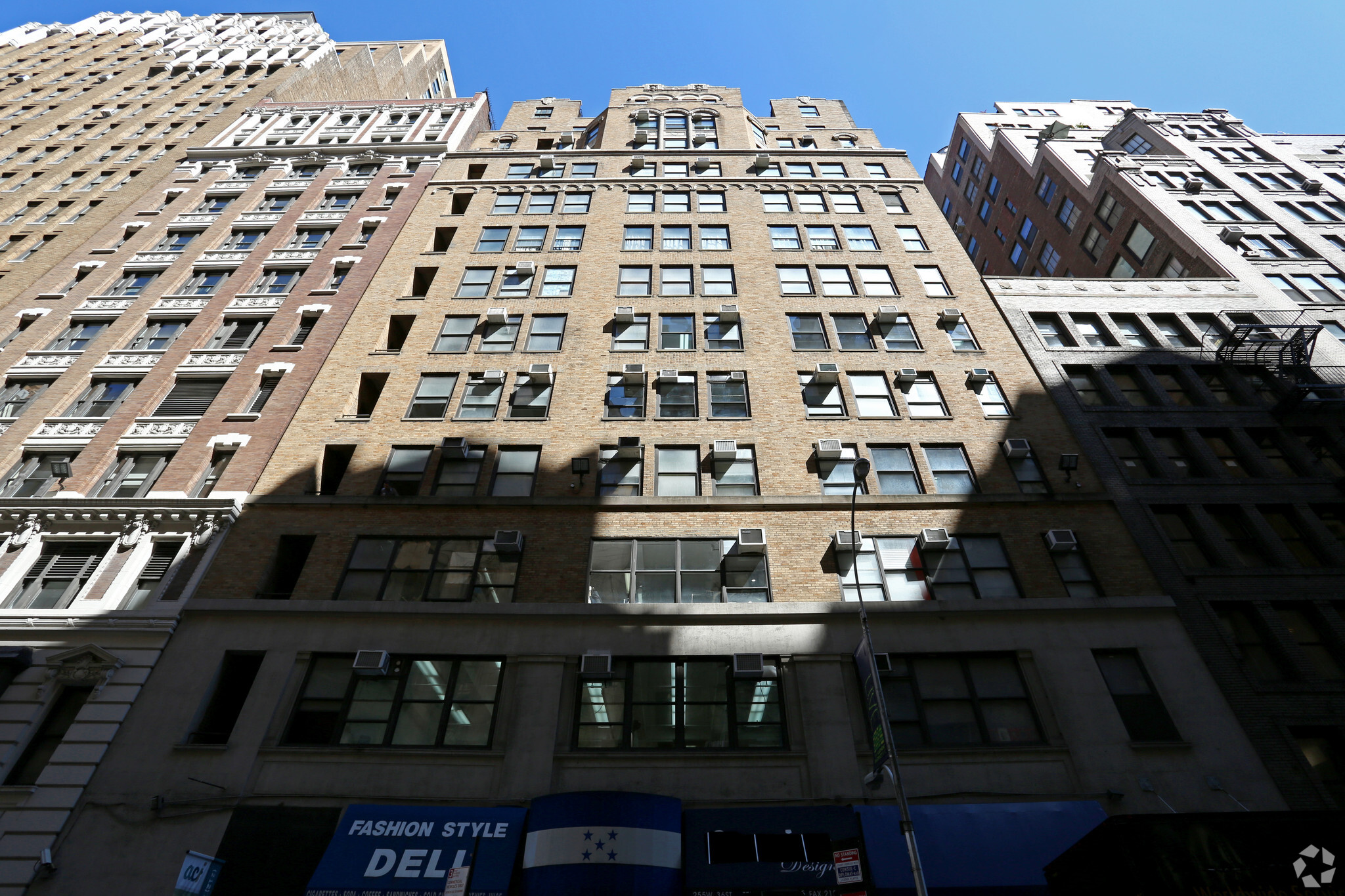 255 W 36th St, New York, NY for lease Building Photo- Image 1 of 12