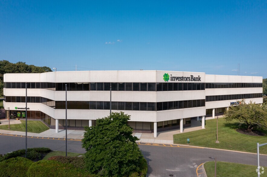 2929 Expressway Dr N, Hauppauge, NY à louer - Photo du bâtiment - Image 2 de 6